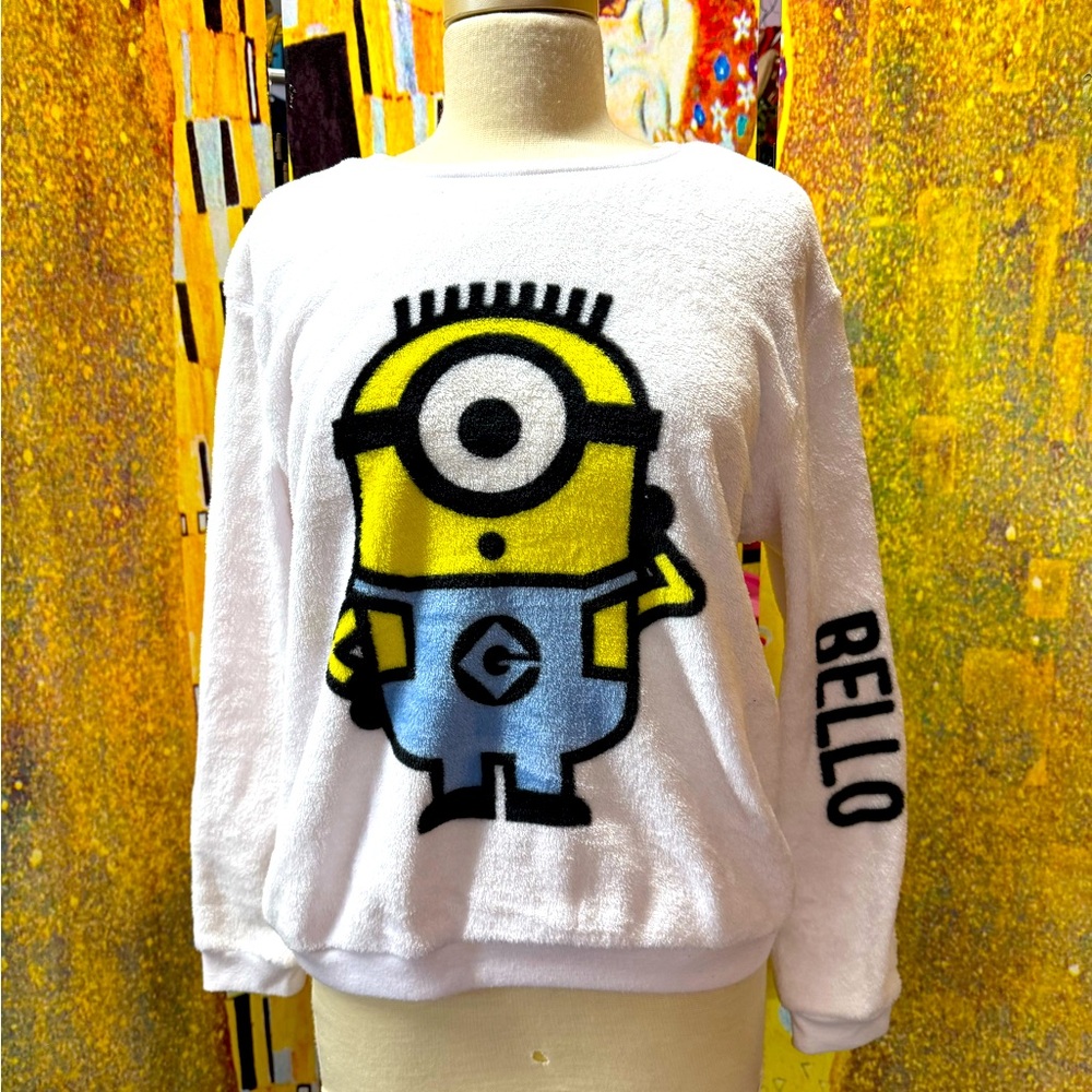 Universal White Despicable Me Fuzzy Sweatshirt medium
